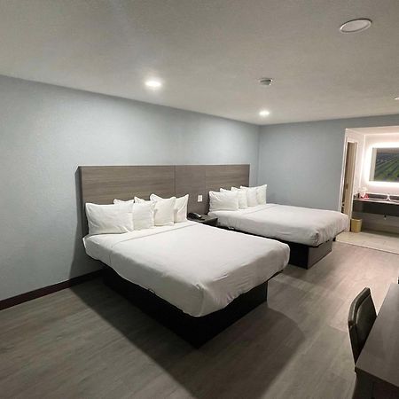 ชัวร์สเตย์ โฮเต็ล บาย เบสต์เวสเทิร์น ชิลเดรส Hotel ภายนอก รูปภาพ